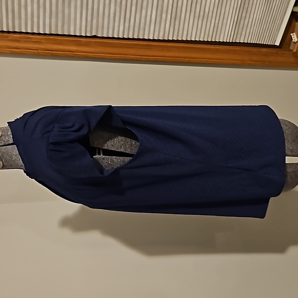 Elle navy blue pleated swiss dot tank - Picture 4 of 7